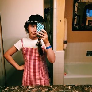 Meet your Posher, Violet